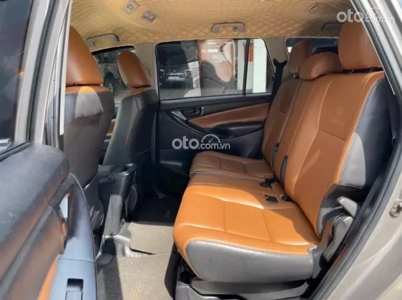 Toyota Innova 2.0E 2018 - Số sàn một chủ đi chuẩn 10 vạn kilomet