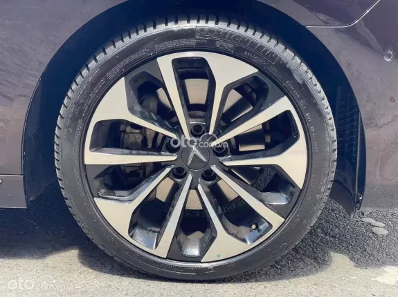 VinFast LUX A2.0 2019 - Động cơ 2.0L Turbo 174 mã lực bản Premium đi chuẩn 29 ngàn kilomet