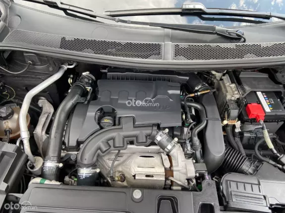 Peugeot 5008 Allure 2018 - Bảo dưỡng 5000 km thay nhớt một lần miễn phí