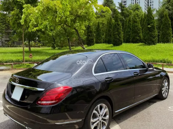 Mercedes-Benz C200 2.0 AT 2015 - Đẹp Mê Mẩn