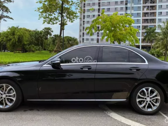 Mercedes-Benz C200 2.0 AT 2015 - Đẹp Mê Mẩn