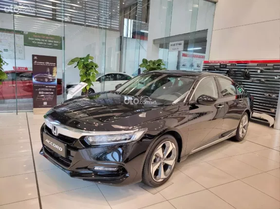 Honda Accord 1.5 Turbo 2023 - Giảm sốc 220 triệu đồng và tặng gói phụ kiện chính hãng