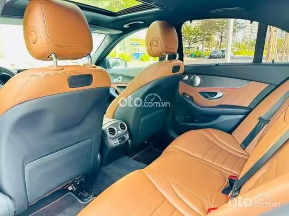 Mercedes-Benz C300 AMG 2019 - Siêu lướt