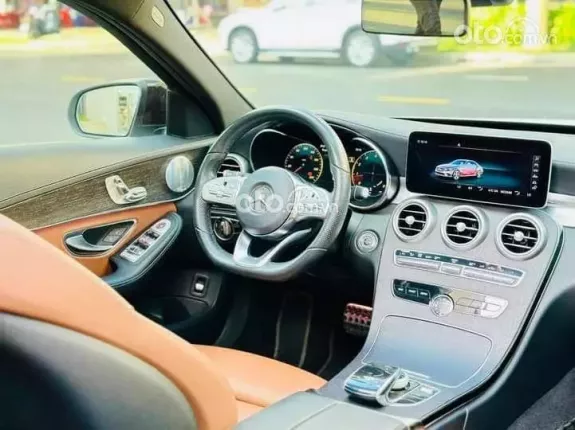 Mercedes-Benz C300 AMG 2019 - Siêu lướt