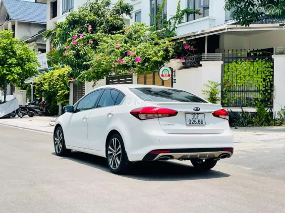 Kia Cerato 1.6 AT Premium 2017 - 5,2v form 2018 có sạc ko dây
