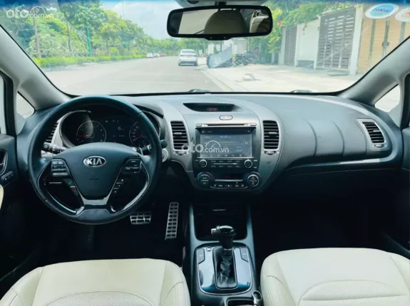 Kia Cerato 1.6 AT Premium 2017 - 5,2v form 2018 có sạc ko dây