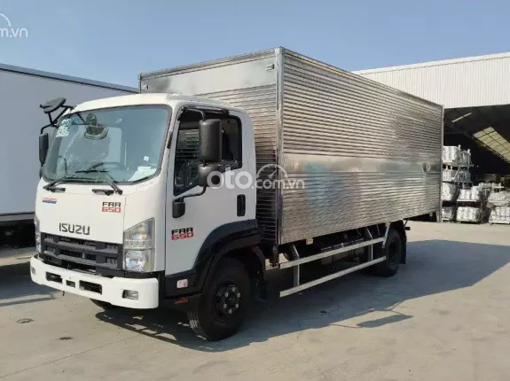 Isuzu FRR 650 2023 - 6 tấn thùng bạt Inox bửng nhôm