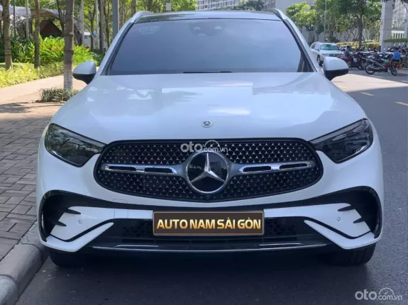 Mercedes-Benz GLC 300 4Matic 2023 - Lướt nhẹ từ salon về nhà - có Bank 70%