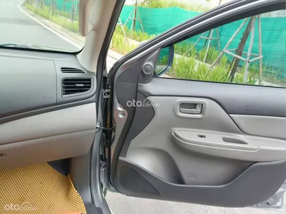 Mitsubishi Triton 2019 - Nhập Thái, số sàn, máy dầu