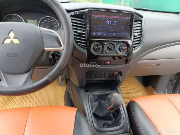 Mitsubishi Triton 2019 - Nhập Thái, số sàn, máy dầu