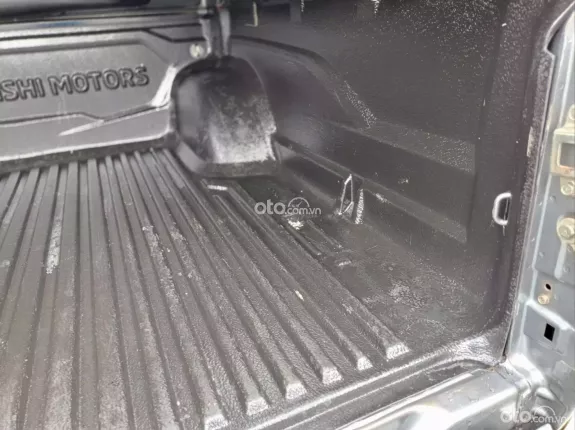 Mitsubishi Triton 2019 - Nhập Thái, số sàn, máy dầu