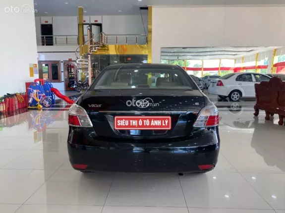 Toyota Vios 1.5E MT 2013 - Sedan 5 chỗ giá rẻ, máy số ngon, thân vỏ chắc chắn