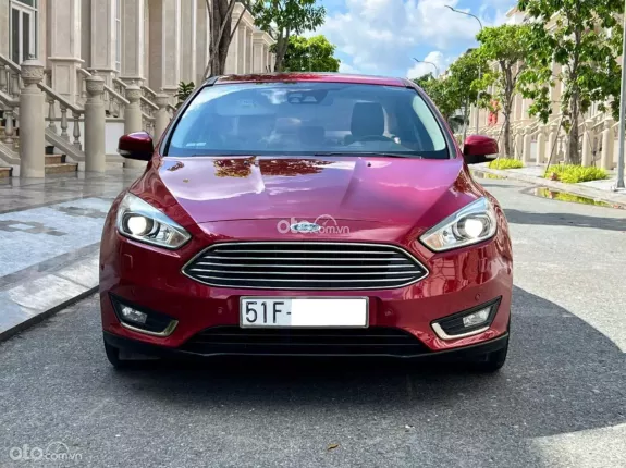 Ford Focus Titanium 2017 - Màu đỏ chất đẹp bao sang tên