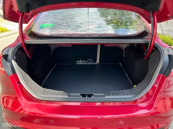 Ford Focus Titanium 2017 - Màu đỏ chất đẹp bao sang tên