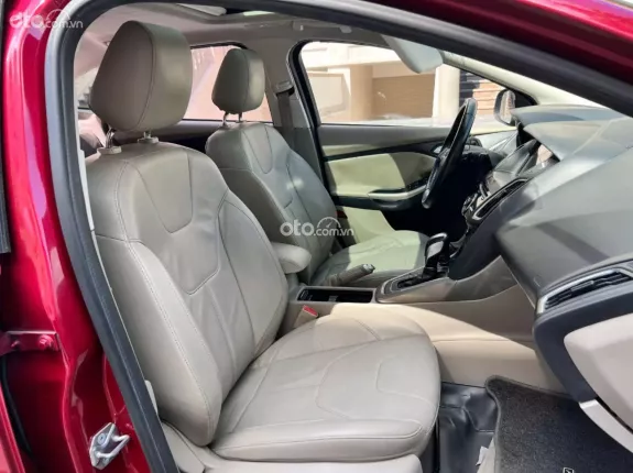 Ford Focus Titanium 2017 - Màu đỏ chất đẹp bao sang tên
