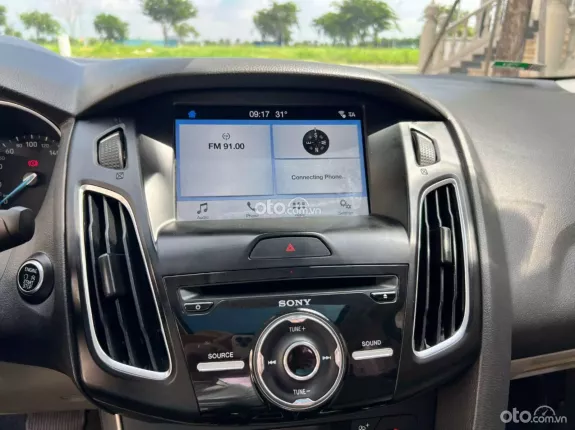 Ford Focus Titanium 2017 - Màu đỏ chất đẹp bao sang tên