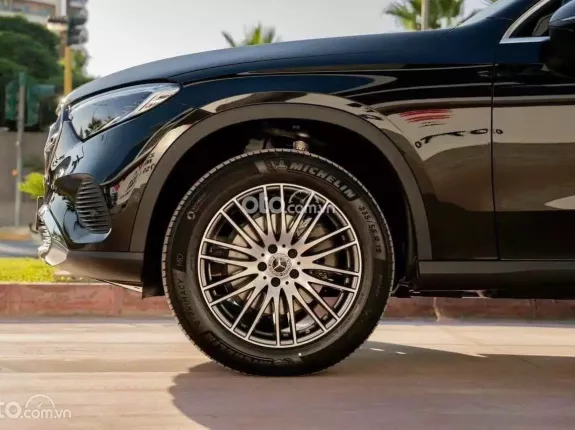 Mercedes-Benz GLC 200 2025 - GIAO NGAY TRỪ THẲNG 190 TRIỆU - TẶNG QUÀ MERCEDES 100 TRIỆU - BANK 90%