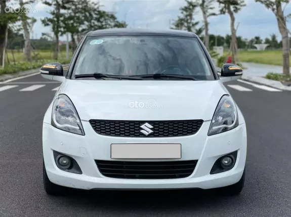 Suzuki Swift 1.4 AT 2016 - Nhiều đồ chơi thể thao