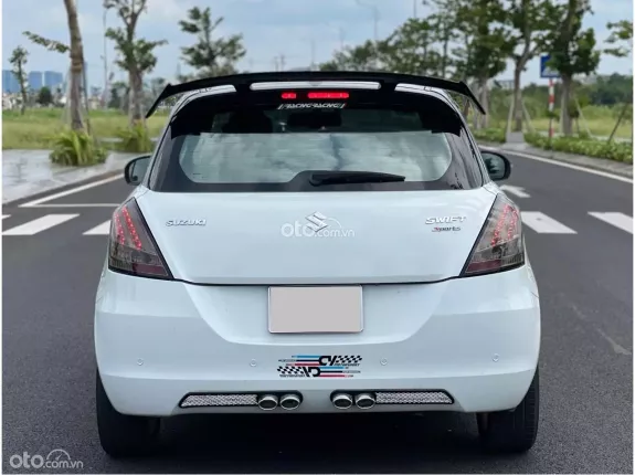 Suzuki Swift 1.4 AT 2016 - Nhiều đồ chơi thể thao