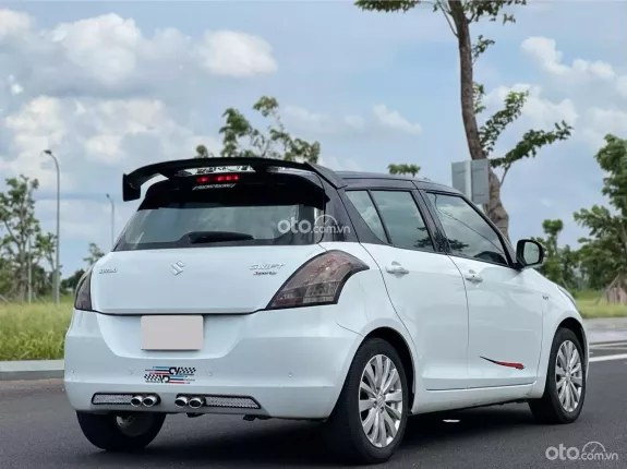 Suzuki Swift 1.4 AT 2016 - Nhiều đồ chơi thể thao
