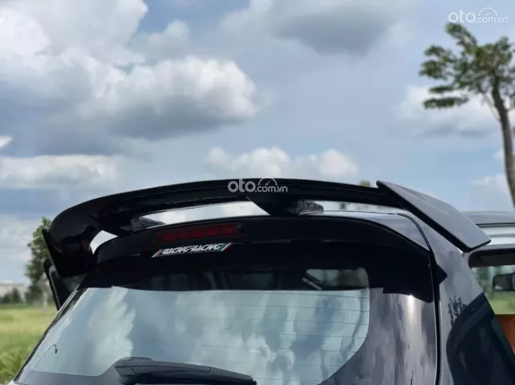 Suzuki Swift 1.4 AT 2016 - Nhiều đồ chơi thể thao