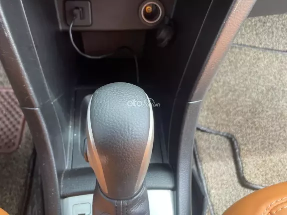 Suzuki Swift 1.4 AT 2016 - Nhiều đồ chơi thể thao