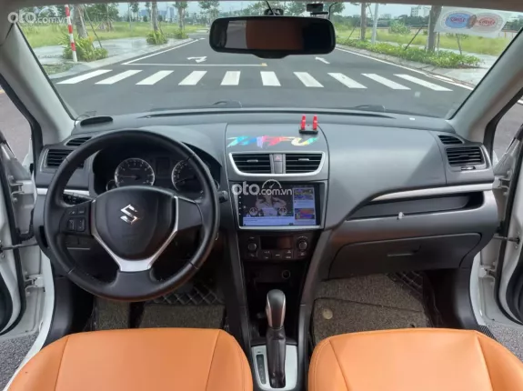 Suzuki Swift 1.4 AT 2016 - Nhiều đồ chơi thể thao
