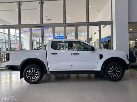 Ford Ranger Sport 2.0L 4X4 AT 2024 - GIẢM 50% THUẾ TRƯỚC BẠ - ĐỦ MÀU GIAO NGAY