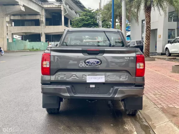 Ford Ranger XLS 2.0L 4x2 AT 2024 - Giảm 50% thuế trước bạ + Khuyến mại giảm giá + Tặng phụ kiện Bảo hiểm chính hãng