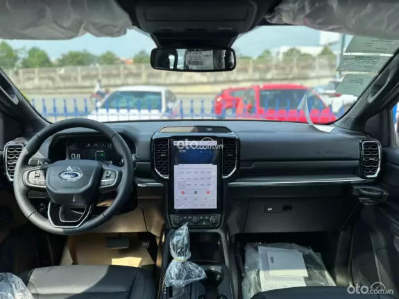 Ford Ranger XLS 2.0L 4x2 AT 2024 - Giảm 50% thuế trước bạ + Khuyến mại giảm giá + Tặng phụ kiện Bảo hiểm chính hãng