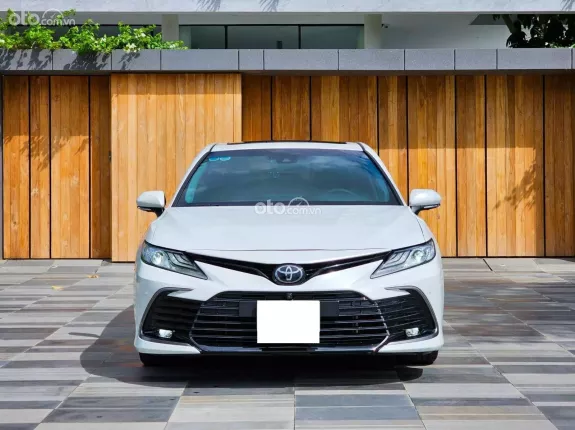 Toyota Camry 2.5Q 2023 - Biển SG 1 chủ, odo 14.000 km