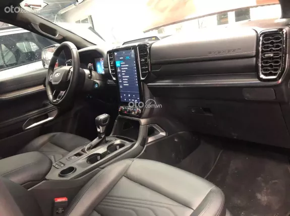 Ford Everest Titanium 2.0 AT 4x2 2024 - Khuyến mại giảm giá + Tặng phụ kiện Bảo hiểm chính hãng