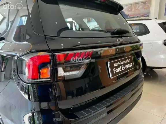 Ford Everest Titanium 2.0 AT 4x2 2024 - Khuyến mại giảm giá + Tặng phụ kiện Bảo hiểm chính hãng