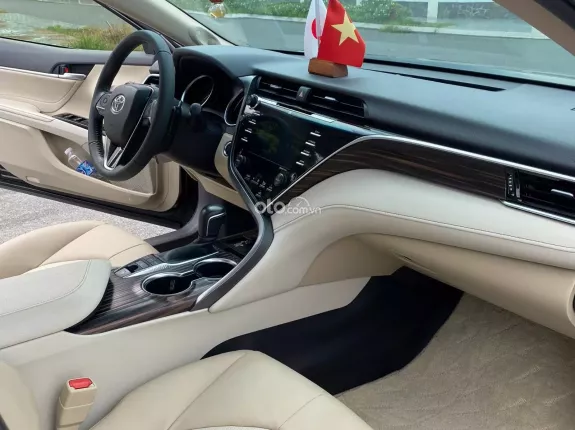 Toyota Camry 2.5Q 2021 - Sang Trọng Lịch Lãm