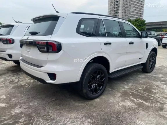 Ford Everest Sport 2.0 AT 4x2 2024 - Khuyến mại giảm giá + Tặng phụ kiện Bảo hiểm chính hãng