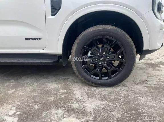 Ford Everest Sport 2.0 AT 4x2 2024 - Khuyến mại giảm giá + Tặng phụ kiện Bảo hiểm chính hãng