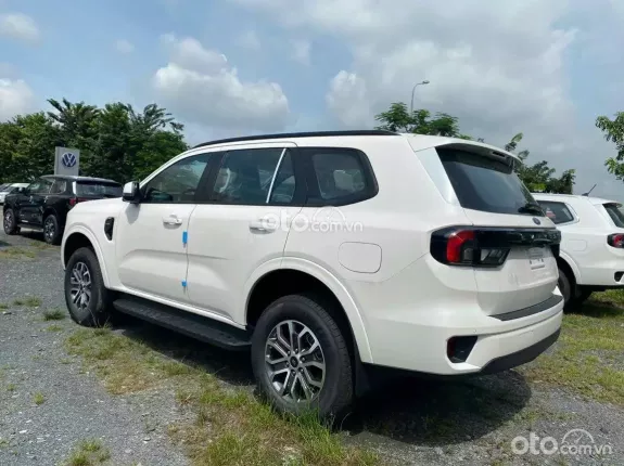 Ford Everest Ambiente 2.0 AT 4x2 2024 - Giảm 100% thuế Trước Bạ + Tặng phụ kiện Bảo hiểm chính hãng