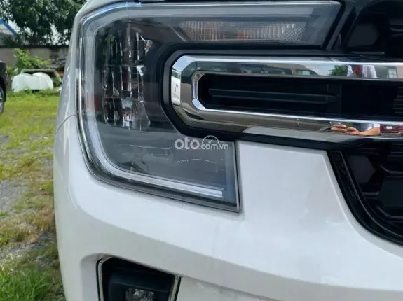 Ford Everest Ambiente 2.0 AT 4x2 2024 - Giảm 100% thuế Trước Bạ + Tặng phụ kiện Bảo hiểm chính hãng