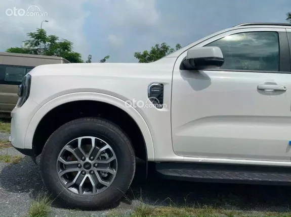 Ford Everest Ambiente 2.0 AT 4x2 2024 - Giảm 100% thuế Trước Bạ + Tặng phụ kiện Bảo hiểm chính hãng