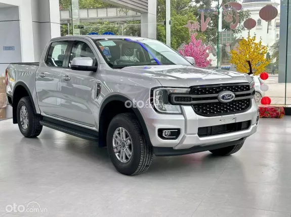 Ford Ranger XLS 2.0L 4x4 AT 2024 - Giảm 50% thuế trước bạ + Khuyến mại giảm giá + Tặng phụ kiện Bảo hiểm chính hãng