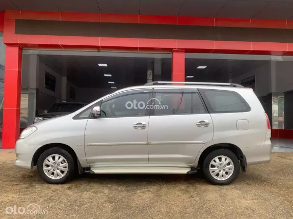 Toyota Innova 2011 - Xe đẹp, giá tốt, trang bị options đẹp, giấy tờ theo xe đầy đủ