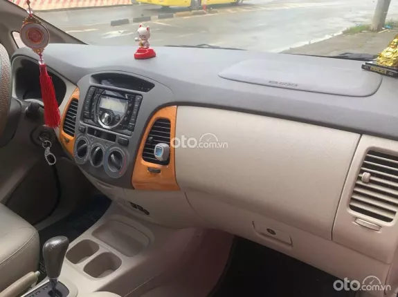 Toyota Innova 2011 - Xe đẹp, giá tốt, trang bị options đẹp, giấy tờ theo xe đầy đủ