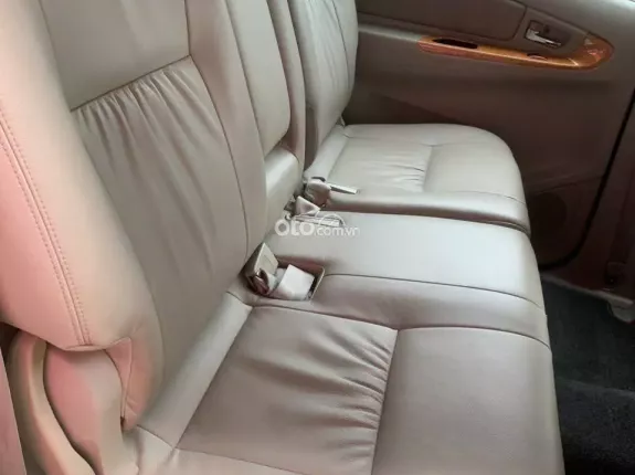 Toyota Innova 2011 - Xe đẹp, giá tốt, trang bị options đẹp, giấy tờ theo xe đầy đủ