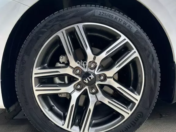 Kia Cerato 2.0 AT Premium 2021 - Odo: 11.000km bank 70% xe đẹp không lỗi