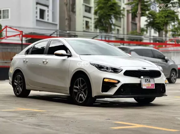 Kia Cerato 2.0 AT Premium 2021 - Odo: 11.000km bank 70% xe đẹp không lỗi