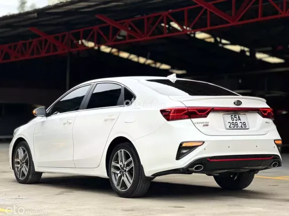 Kia Cerato 2.0 AT Premium 2021 - Odo: 11.000km bank 70% xe đẹp không lỗi