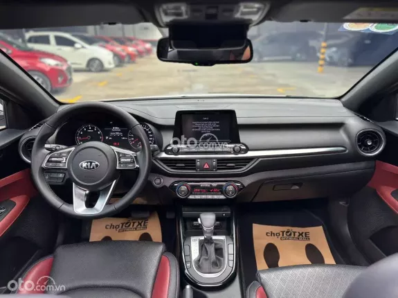 Kia Cerato 2.0 AT Premium 2021 - Odo: 11.000km bank 70% xe đẹp không lỗi