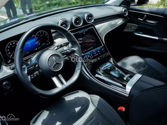 Mercedes-Benz C300 AMG 2024 - Thể thao, mạnh mẽ và AMG