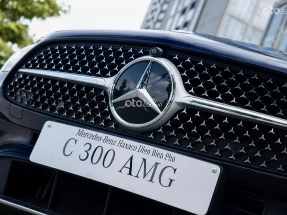 Mercedes-Benz C300 AMG 2024 - Thể thao, mạnh mẽ và AMG