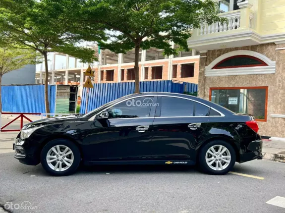 Chevrolet Cruze LT 1.6 2017 - Bảo dưỡng 5000 km thay nhớt một lần miễn phí